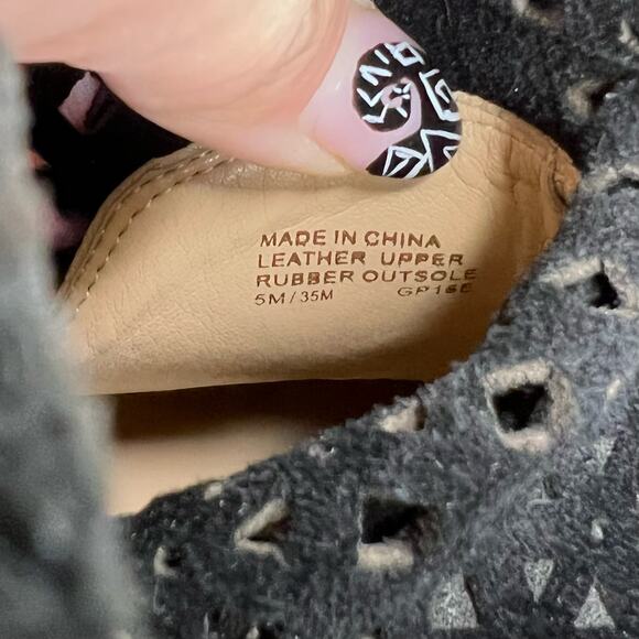 Micheal Kors Leather Perforated Sunny Flat Ankle Boots Black 5M - Picture 9 of 11